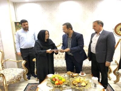 باقرنژاد: دیدار با خانواده شهدای سلامت کمترین وظیفه مسئولان است