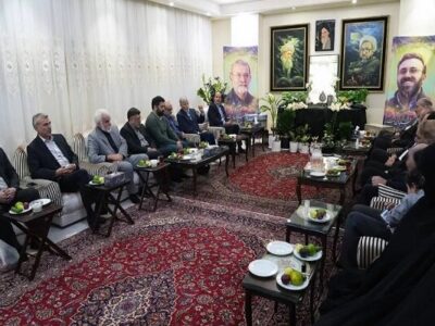 دیدار جمعی از نمایندگان ادوار مجلس با خانواده شهید لاریجانی