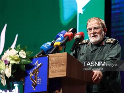 سرلشکر ایزدی: سپاه و ارتش آماده دفاع از تنگه هرمز هستند