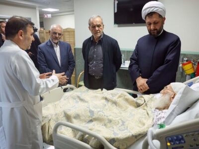 عیادت پزشکیان از حضرت آیت‌الله‌العظمی نوری همدانی
