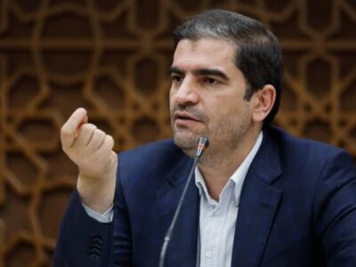فروش ۱۰ هزار دلار صف دلالان ارز را از سبزه‌میدان به بانک‌ها منتقل کرد