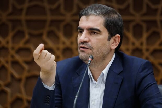 فروش ۱۰ هزار دلار صف دلالان ارز را از سبزه‌میدان به بانک‌ها منتقل کرد